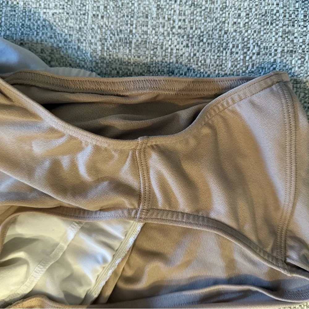 Women's White Athleta Running Shorts - Picture 3 of 4